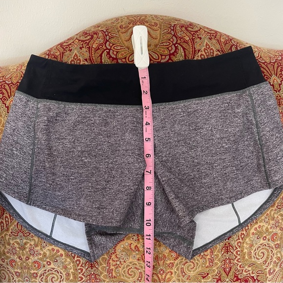 LULULEMON SPEED UP SHORTS SIZE 6 4” INSEAM - Picture 10 of 16